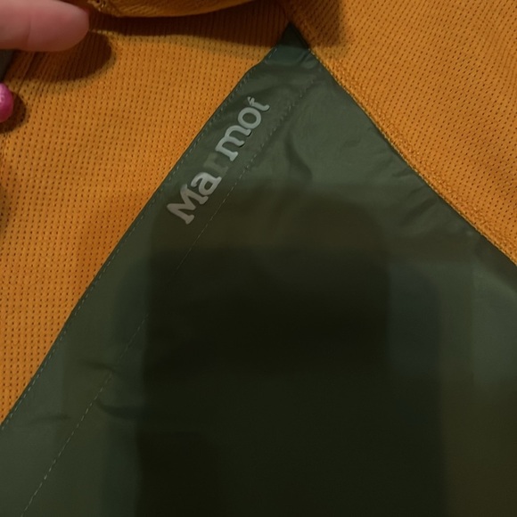 Marmot Mustard Pullover with Green Accent, Quarter zip men’s Large - Picture 3 of 4